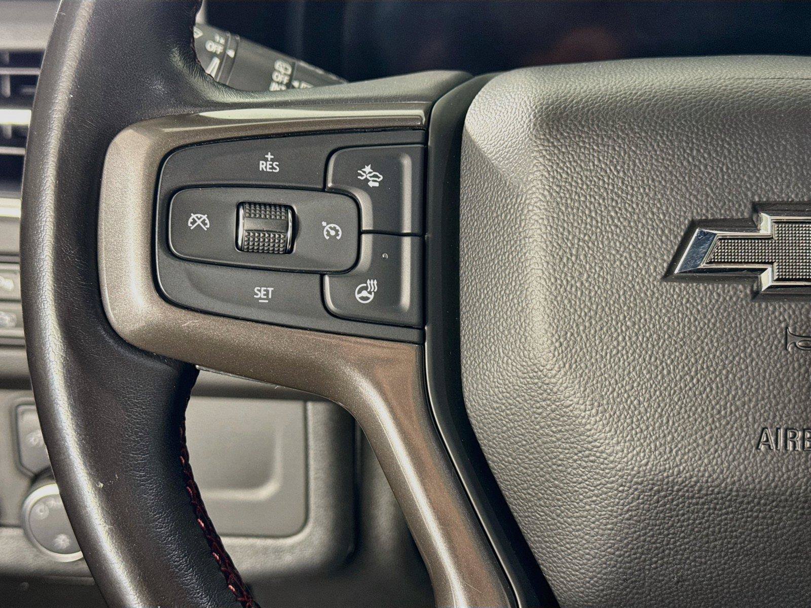Used 2022 Chevrolet Suburban RST w/ Luxury Package AWD/4WD image 18