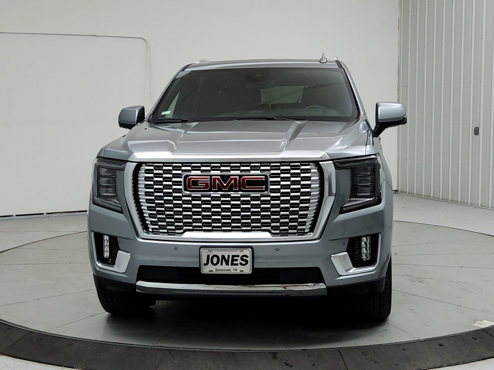 Used 2023 GMC Yukon XL Denali RWD image 2