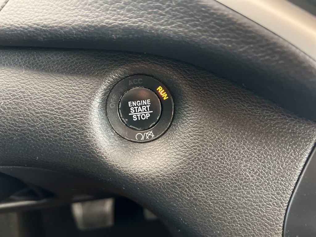 Used 2017 Jeep Cherokee Limited image 45