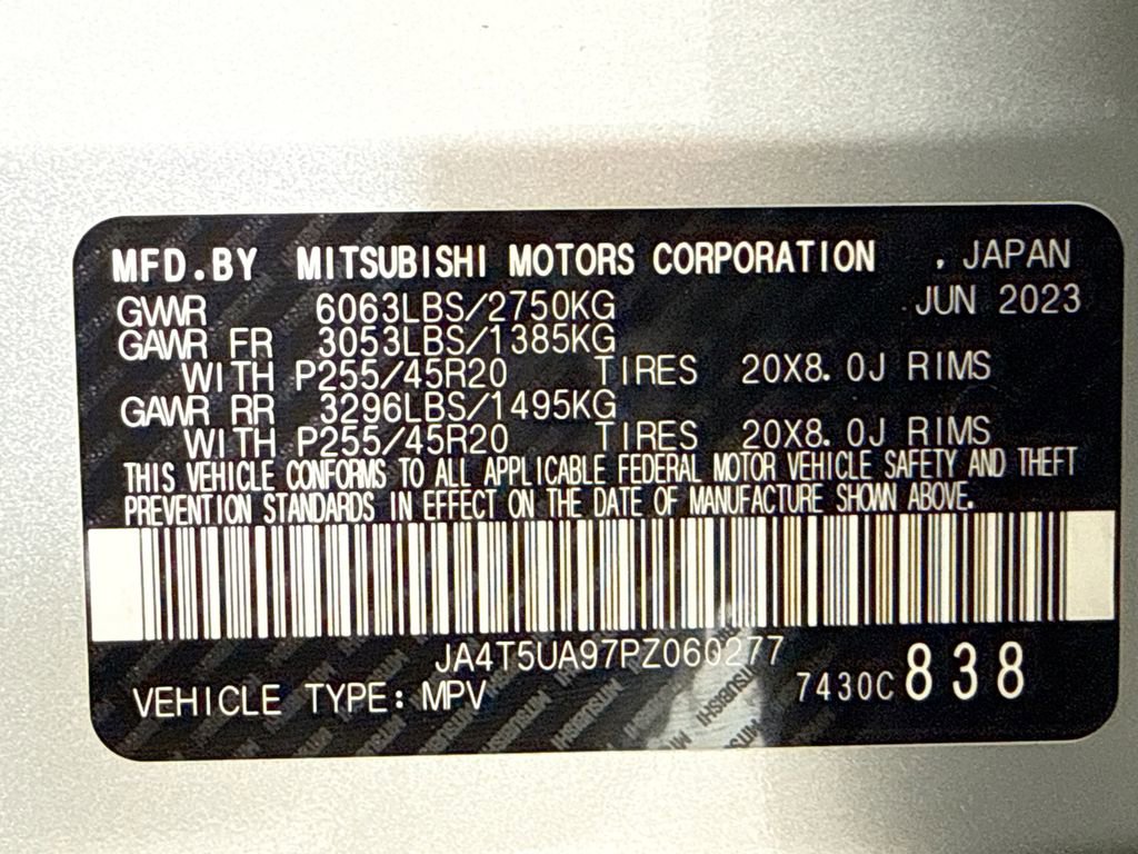 Used 2023 Mitsubishi Outlander 4WD Plug-In Hybrid image 26