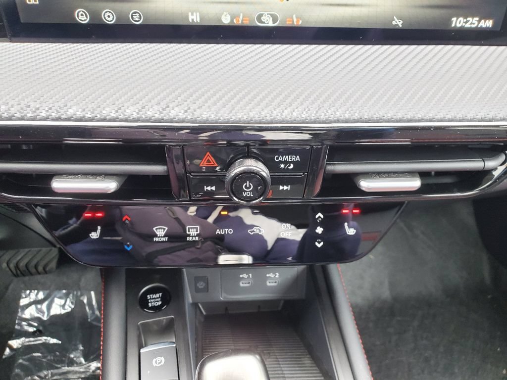 New 2026 Nissan Kicks SR w/ SR Premium Package FWD image 27