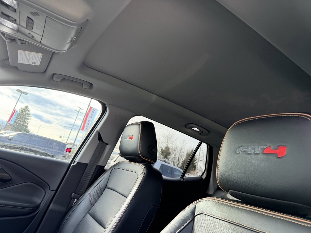 Used 2022 GMC Terrain AT4 image 30