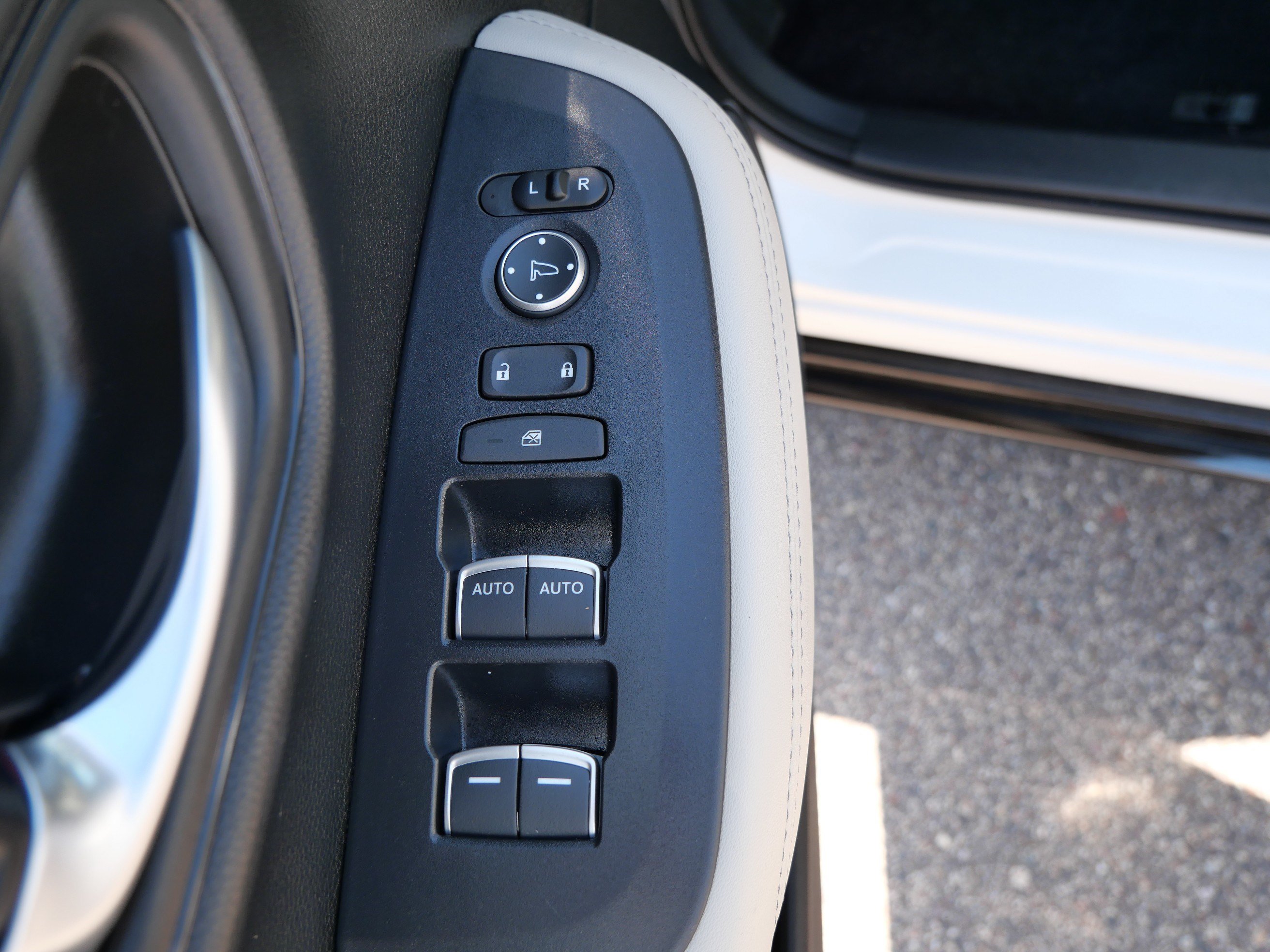 Used 2024 Honda HR-V EX-L image 19
