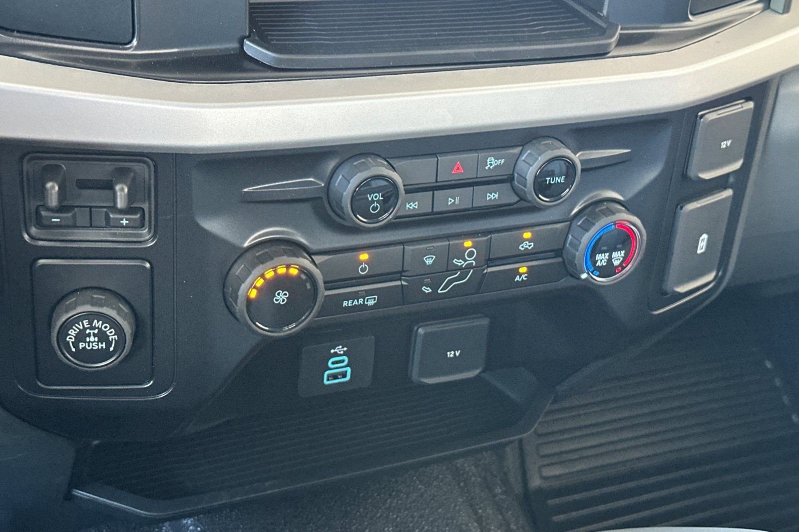 New 2025 Ford F350 XL w/ XL Chrome Package image 19