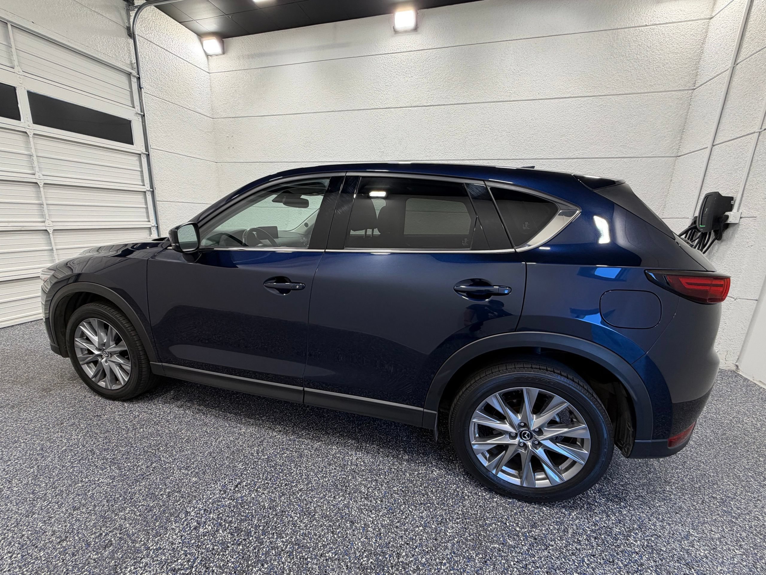 Used 2021 MAZDA CX-5 Grand Touring Reserve AWD/4WD image 3