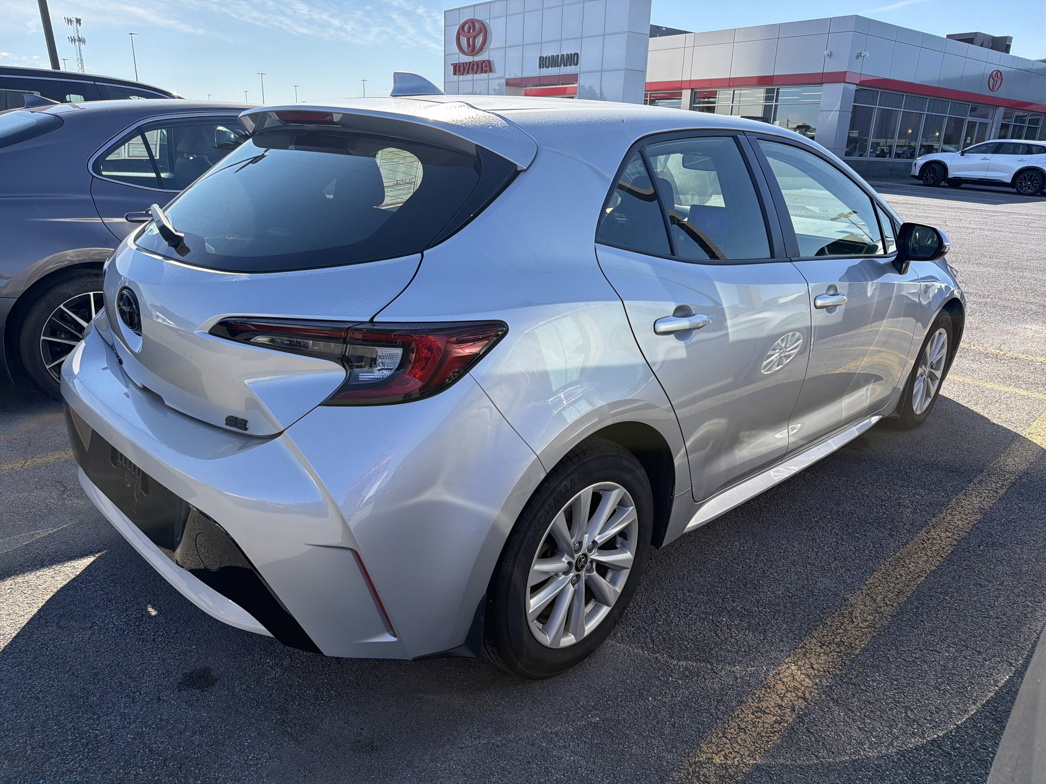 Used 2023 Toyota Corolla SE FWD image 5