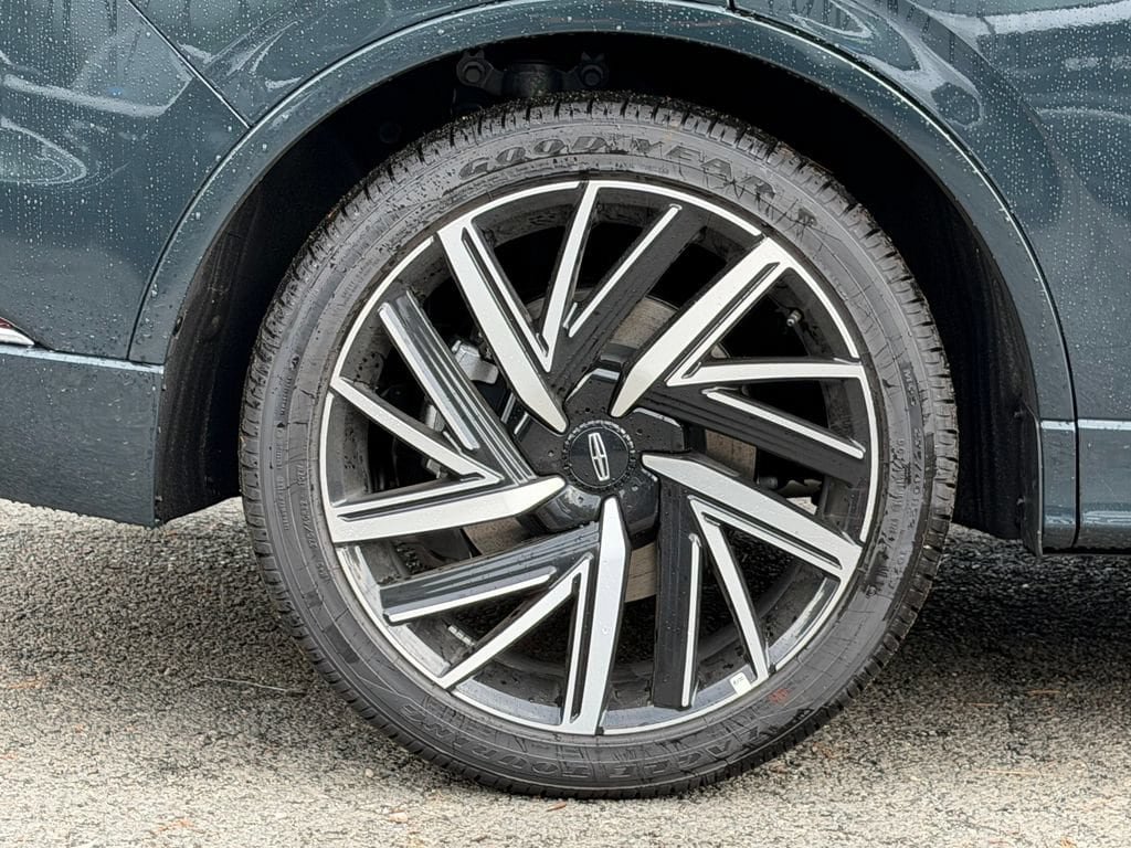 New 2026 Lincoln Aviator Black Label w/ Dynamic Handling Package AWD/4WD image 6
