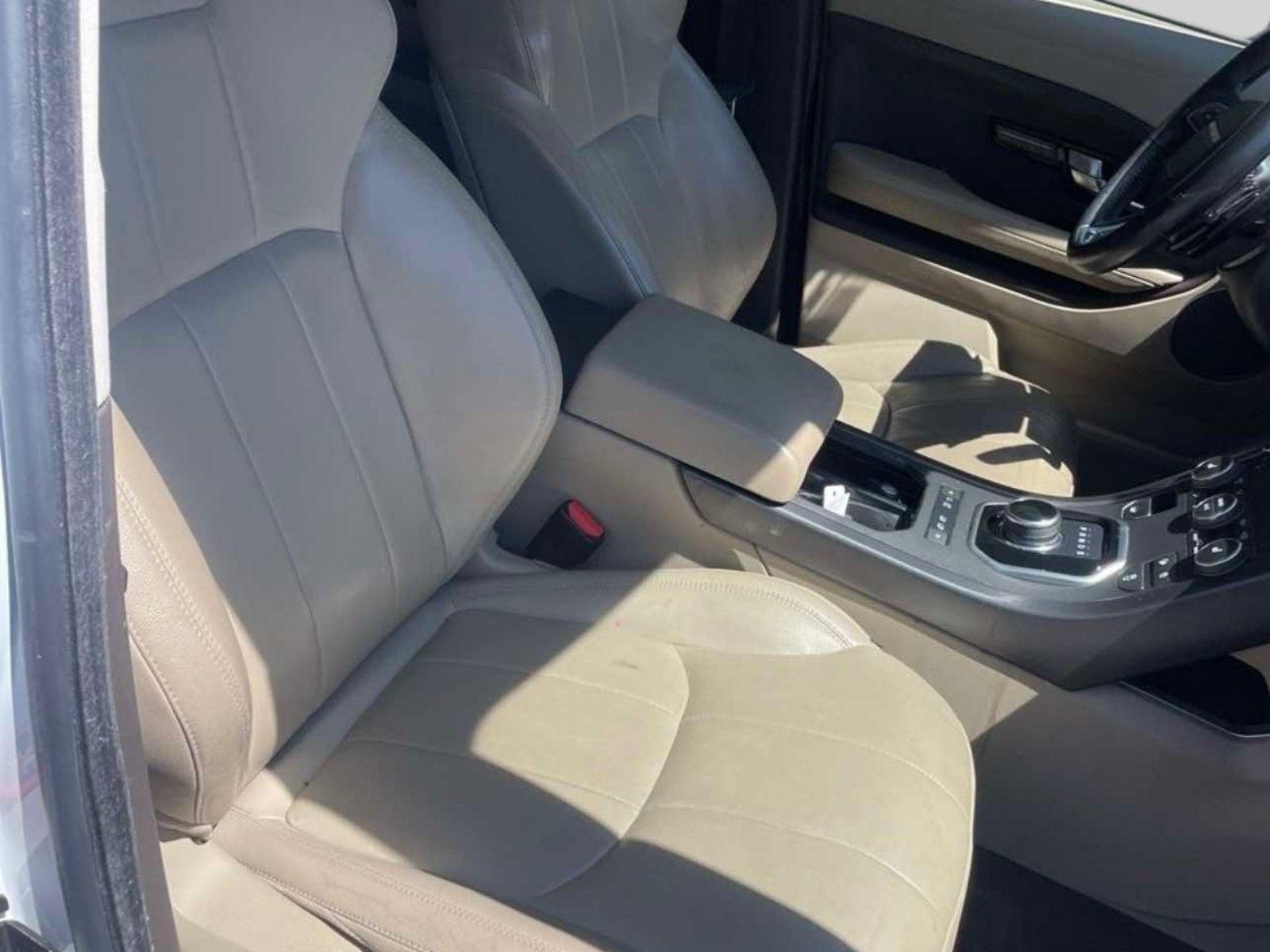 Used 2018 Land Rover Range Rover Evoque AWD/4WD image 3