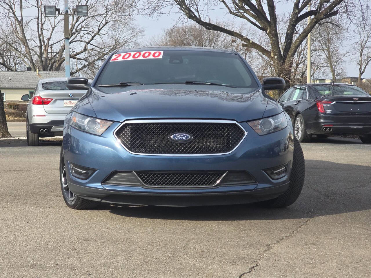 Used 2018 Ford Taurus SHO image 5