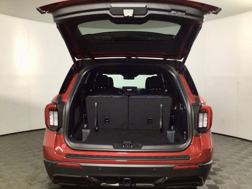 New 2025 Ford Explorer ST-Line w/ Premium Package image 13