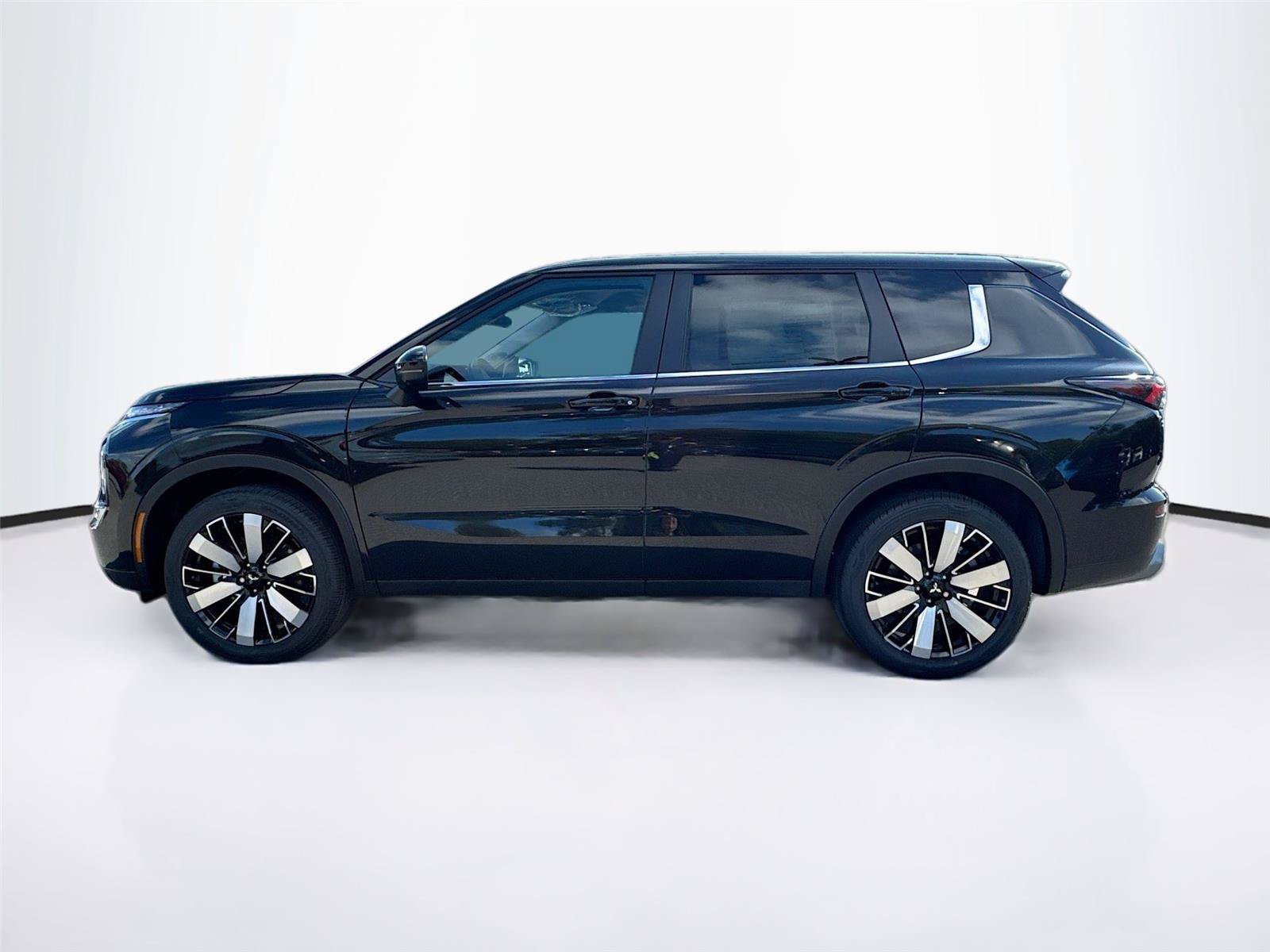 New 2026 Mitsubishi Outlander SE AWD/4WD image 4