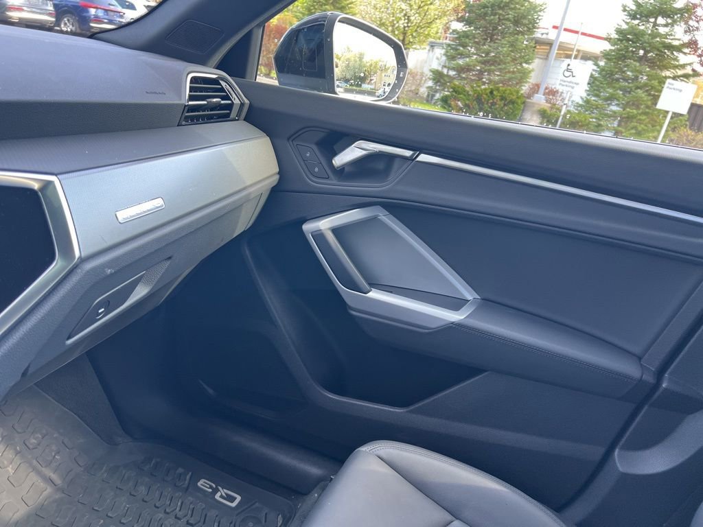 Used 2025 Audi Q3 2.0T Premium w/ Convenience Package AWD/4WD image 66