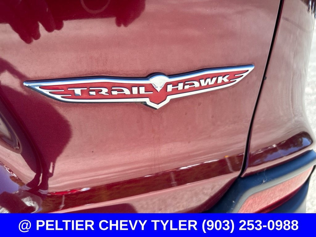 Used 2019 Jeep Cherokee Trailhawk w/ Cold Weather Group AWD/4WD image 10