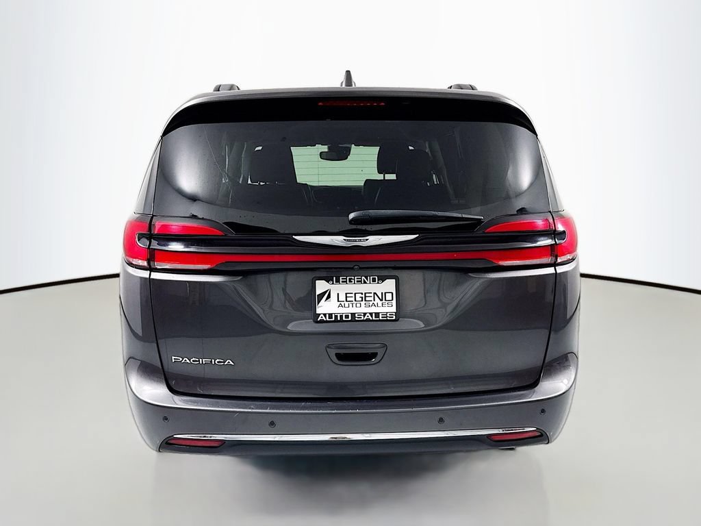 Used 2022 Chrysler Pacifica Touring-L FWD image 6
