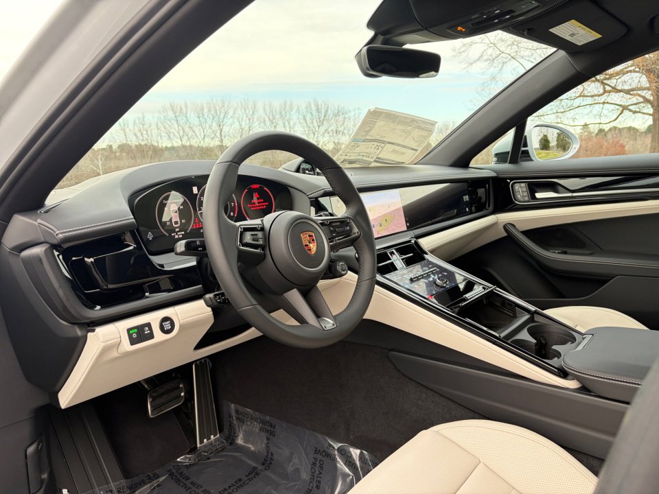 New 2026 Porsche Panamera 4 image 4
