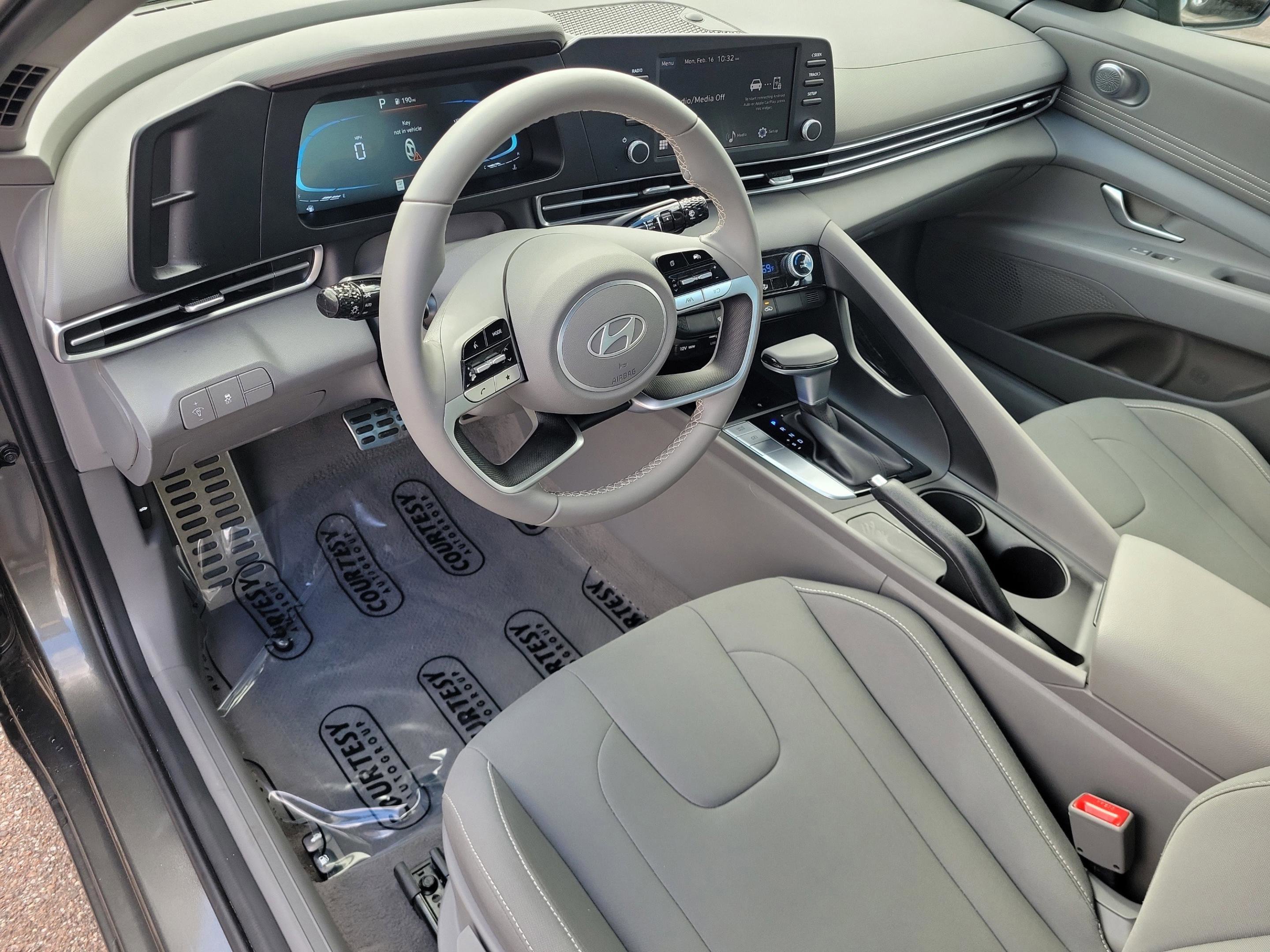 Certified 2025 Hyundai Elantra Sport image 20