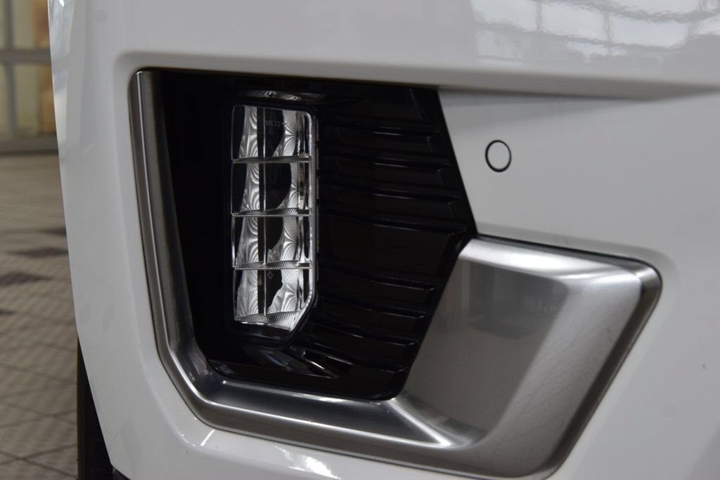 Used 2024 GMC Yukon XL Denali AWD/4WD image 14