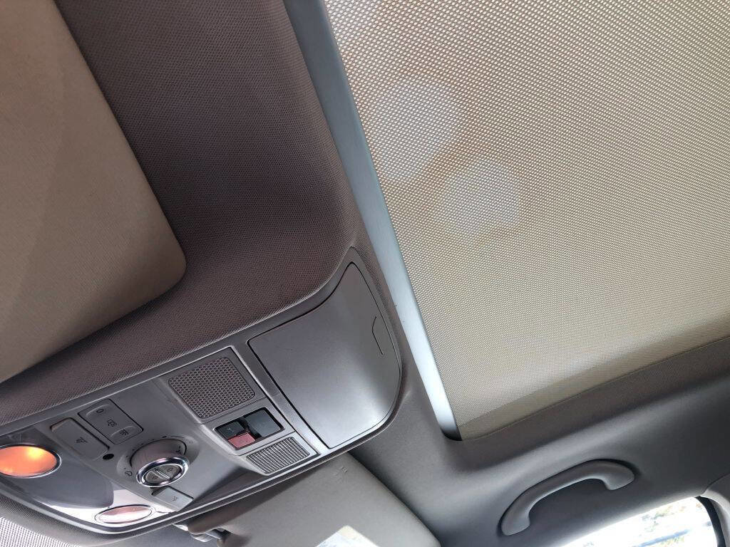 Used 2016 Volkswagen Tiguan SE image 14