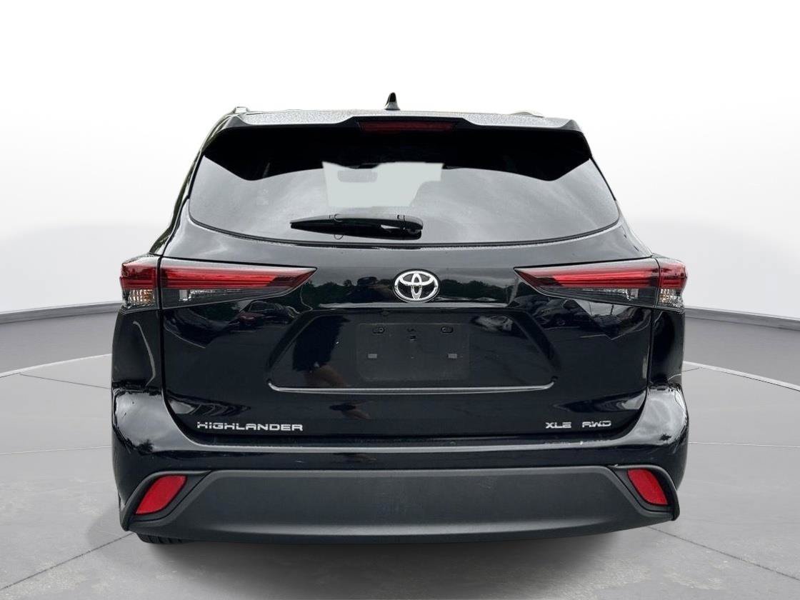 Used 2024 Toyota Highlander XLE AWD/4WD image 7