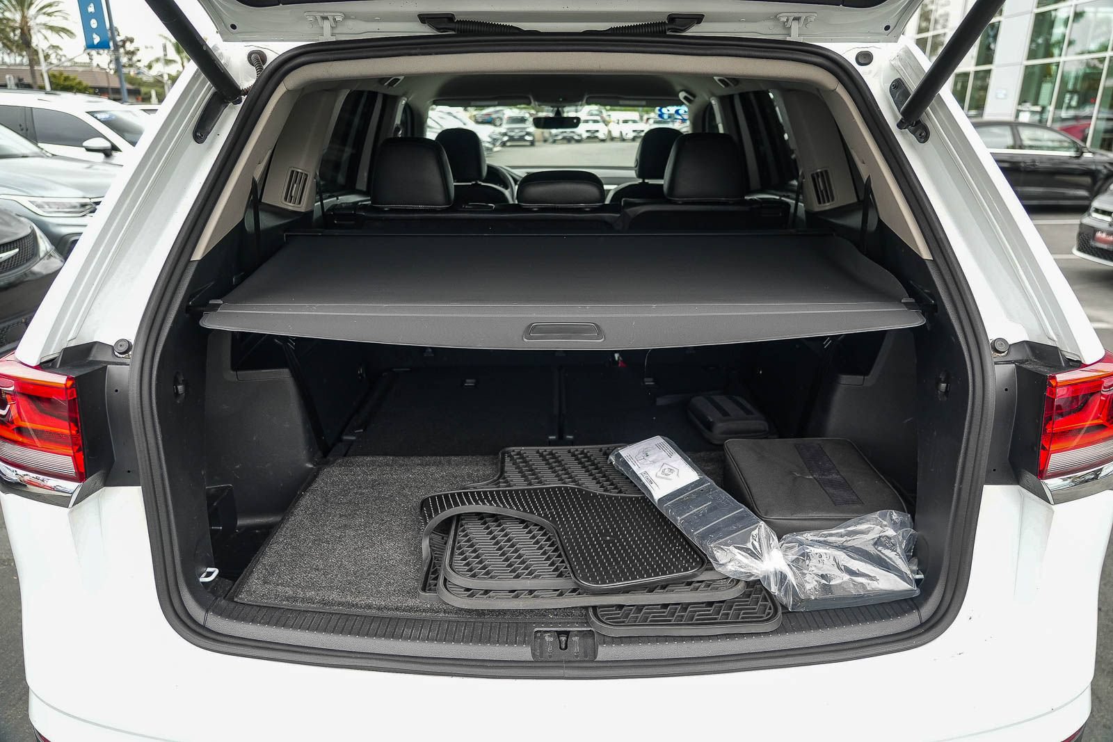 Certified 2023 Volkswagen Atlas SE FWD image 26