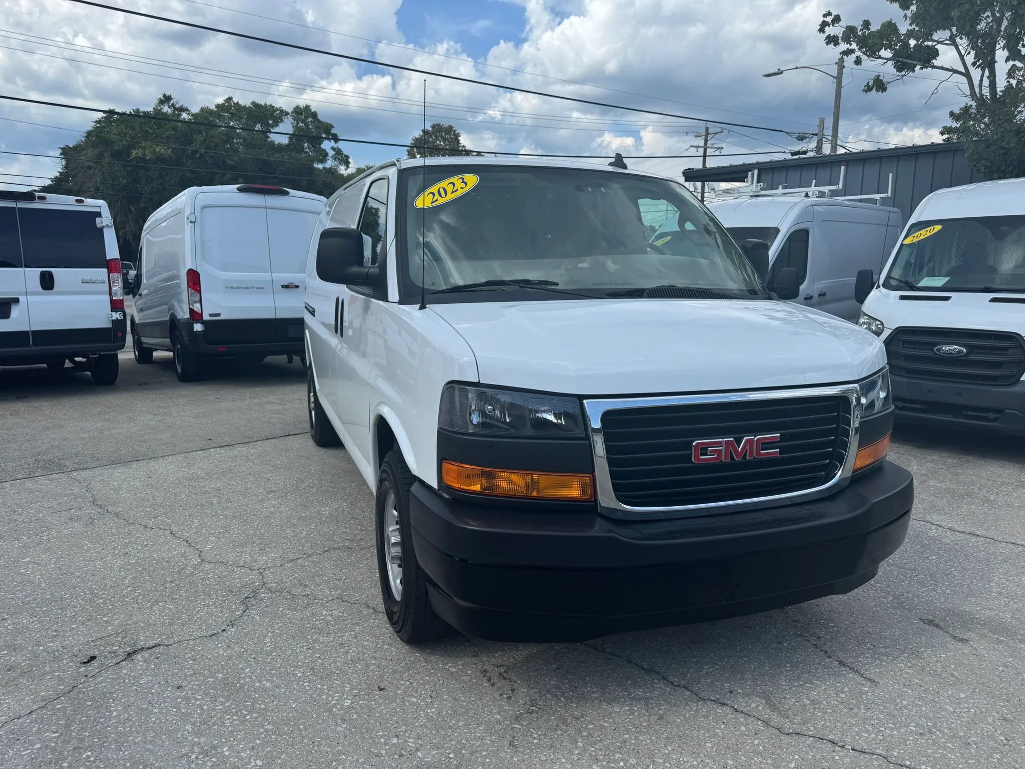 Used 2023 GMC Savana 3500 w/ Driver Convenience Package RWD image 3