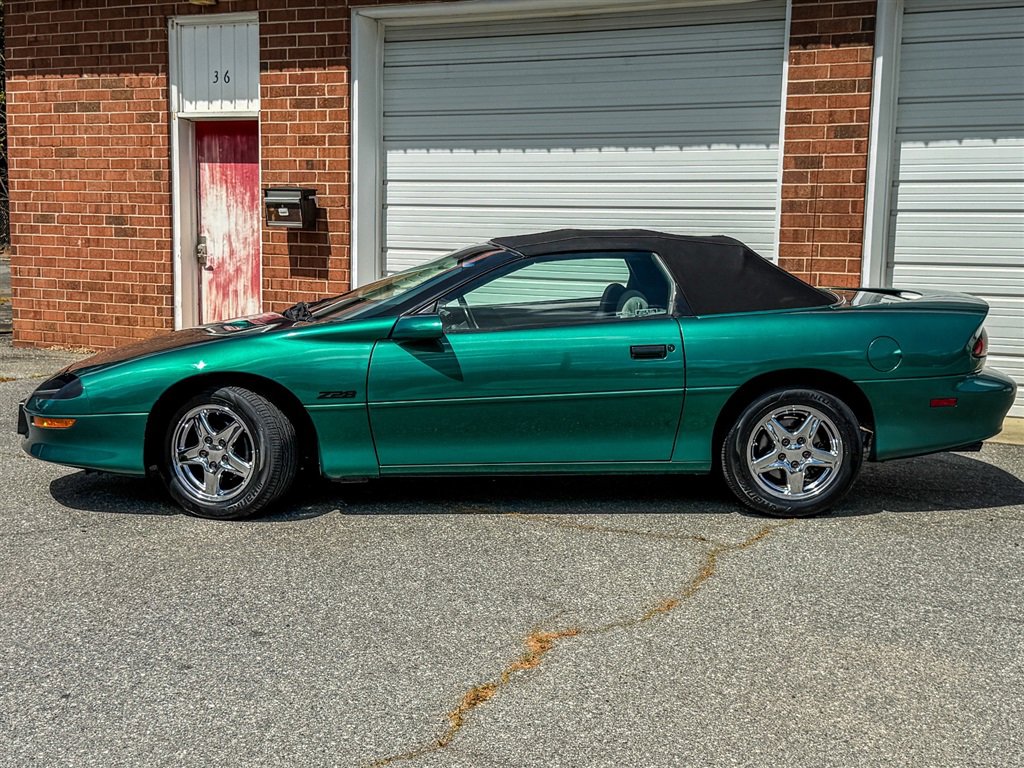 Used 1997 Chevrolet Camaro Z28 w/ Preferred Equipment Group 2 image 4