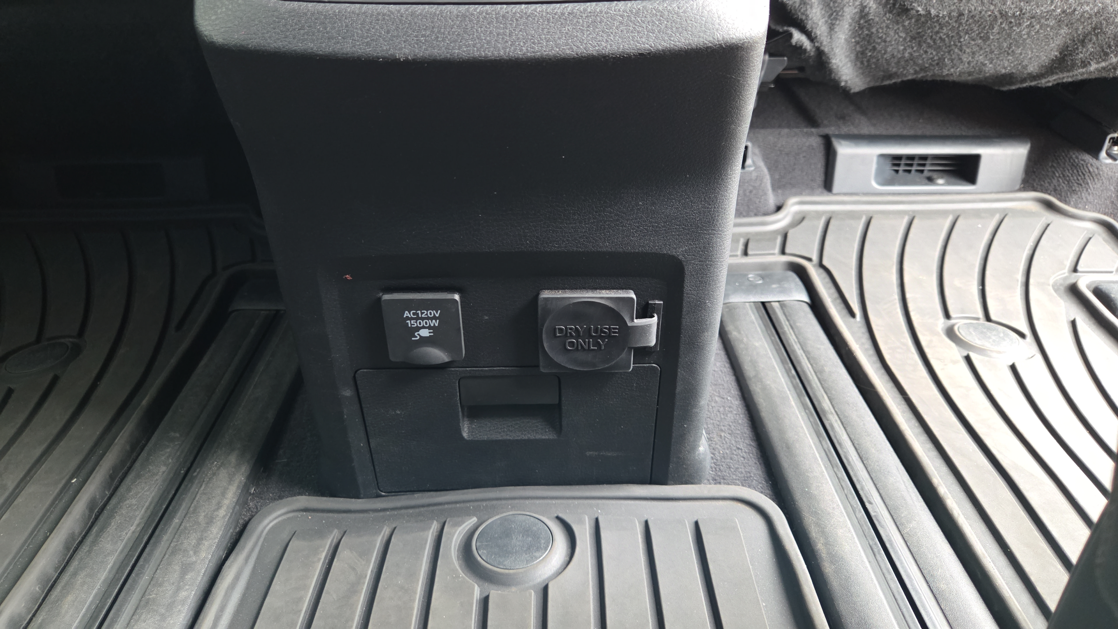 Certified 2025 Toyota Sienna Platinum AWD/4WD image 15