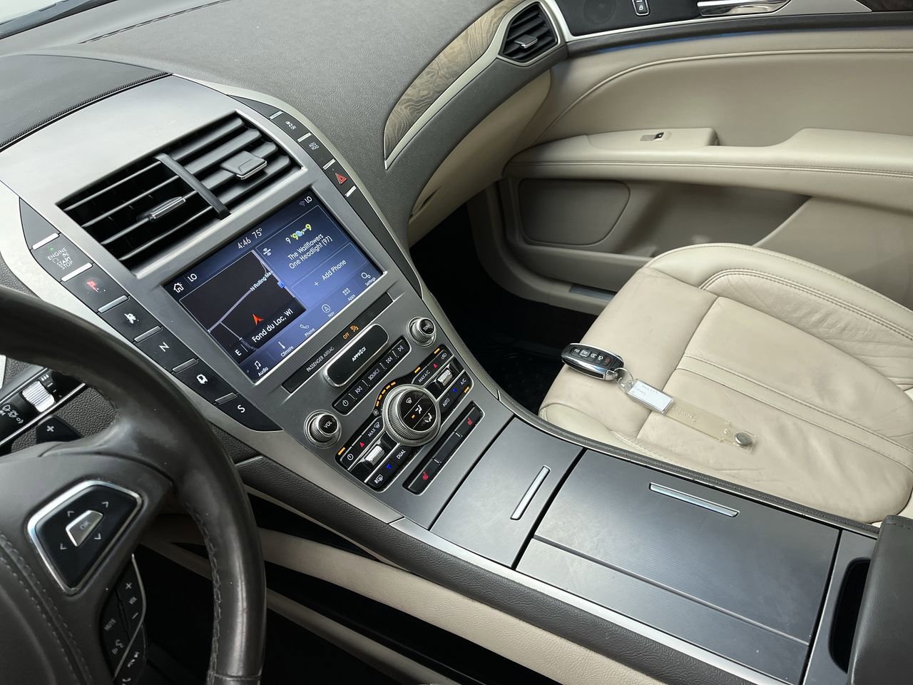 Used 2019 Lincoln MKZ Reserve FWD image 16