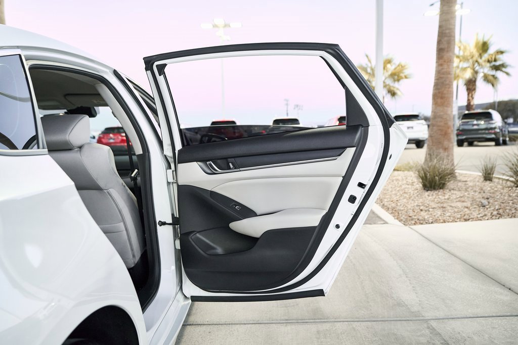 Used 2019 Honda Accord LX image 10