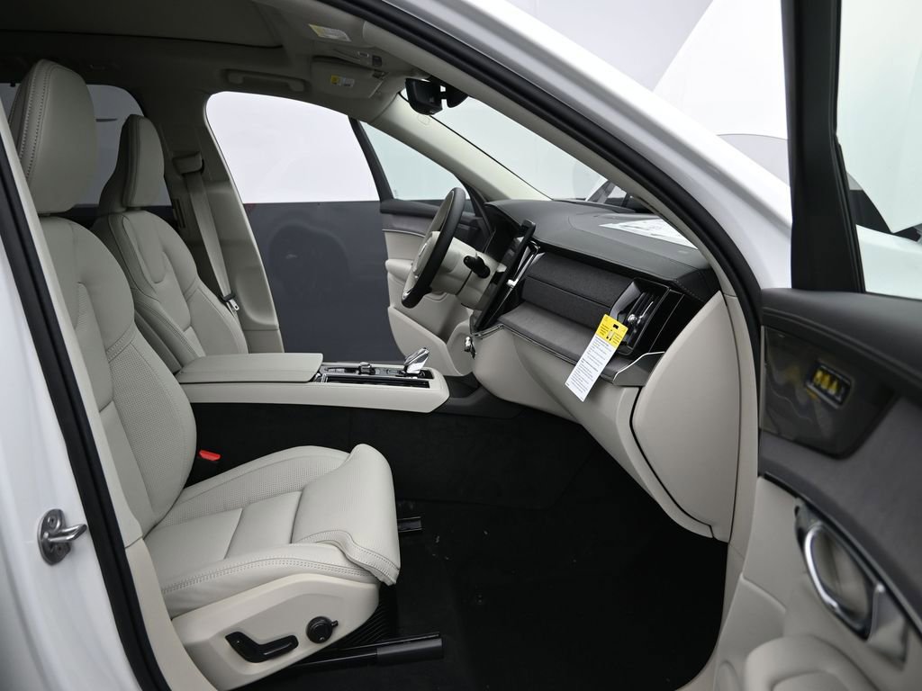 New 2026 Volvo XC90 B6 Ultra w/ Protection Package image 15