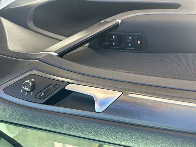 Used 2019 Volkswagen Golf 4-Door FWD image 9