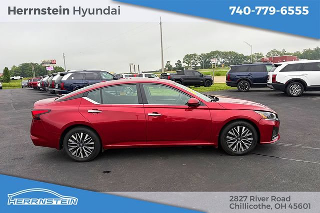 Used 2023 Nissan Altima 2.5 SV FWD image 29