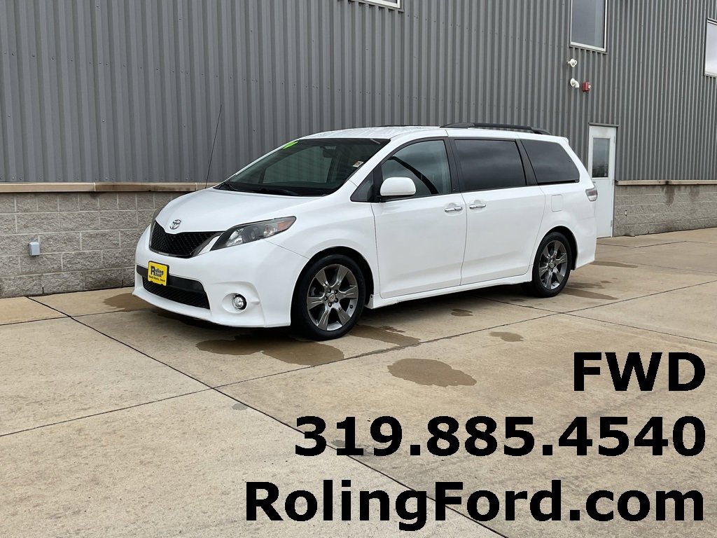 Used 2014 Toyota Sienna SE image 1
