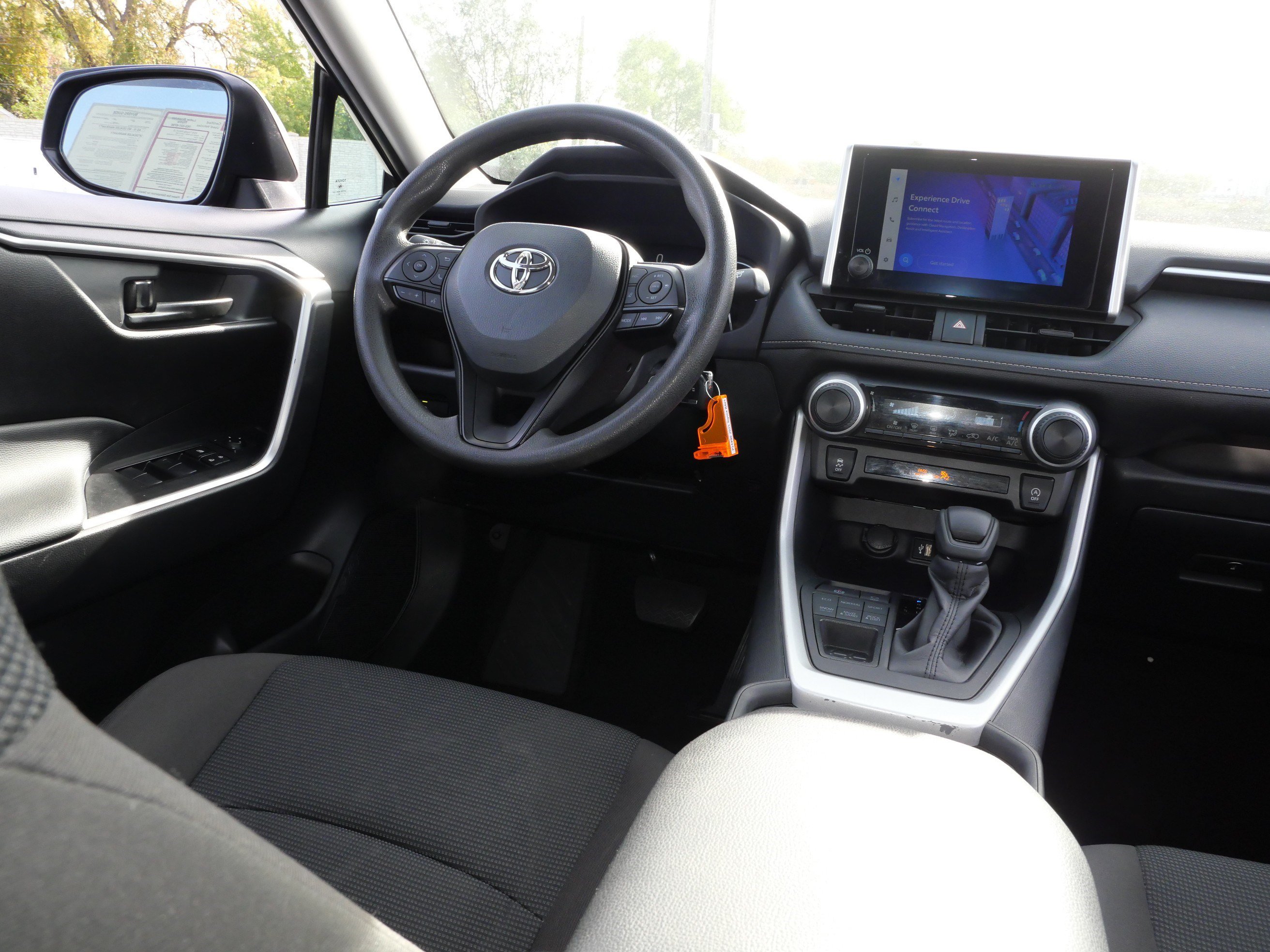 Certified 2025 Toyota RAV4 LE AWD/4WD image 10