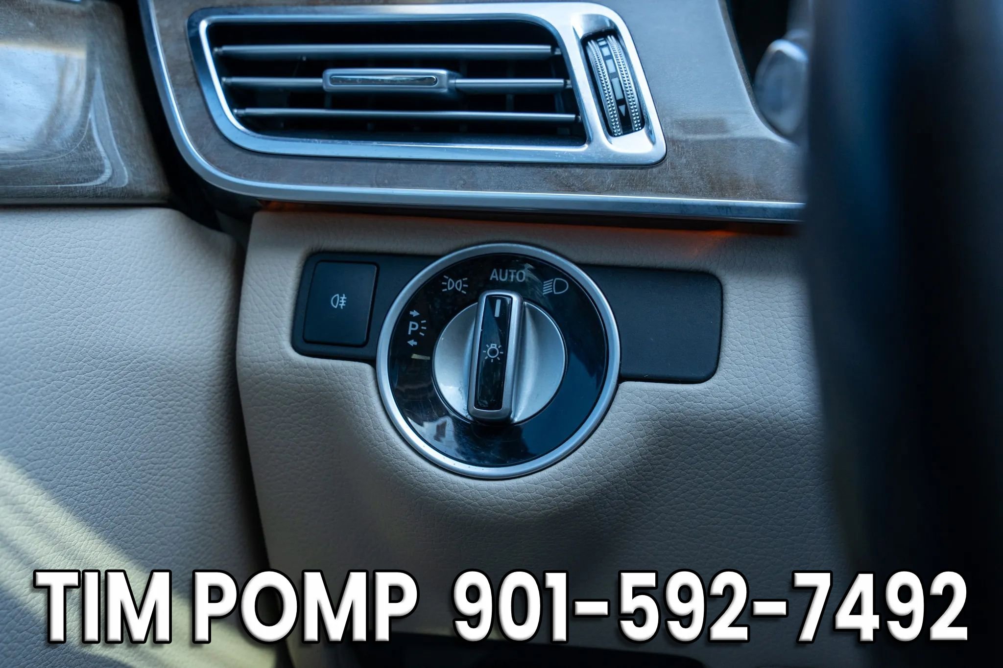 Used 2016 Mercedes-Benz E 400 Sedan w/ Lighting Package image 27