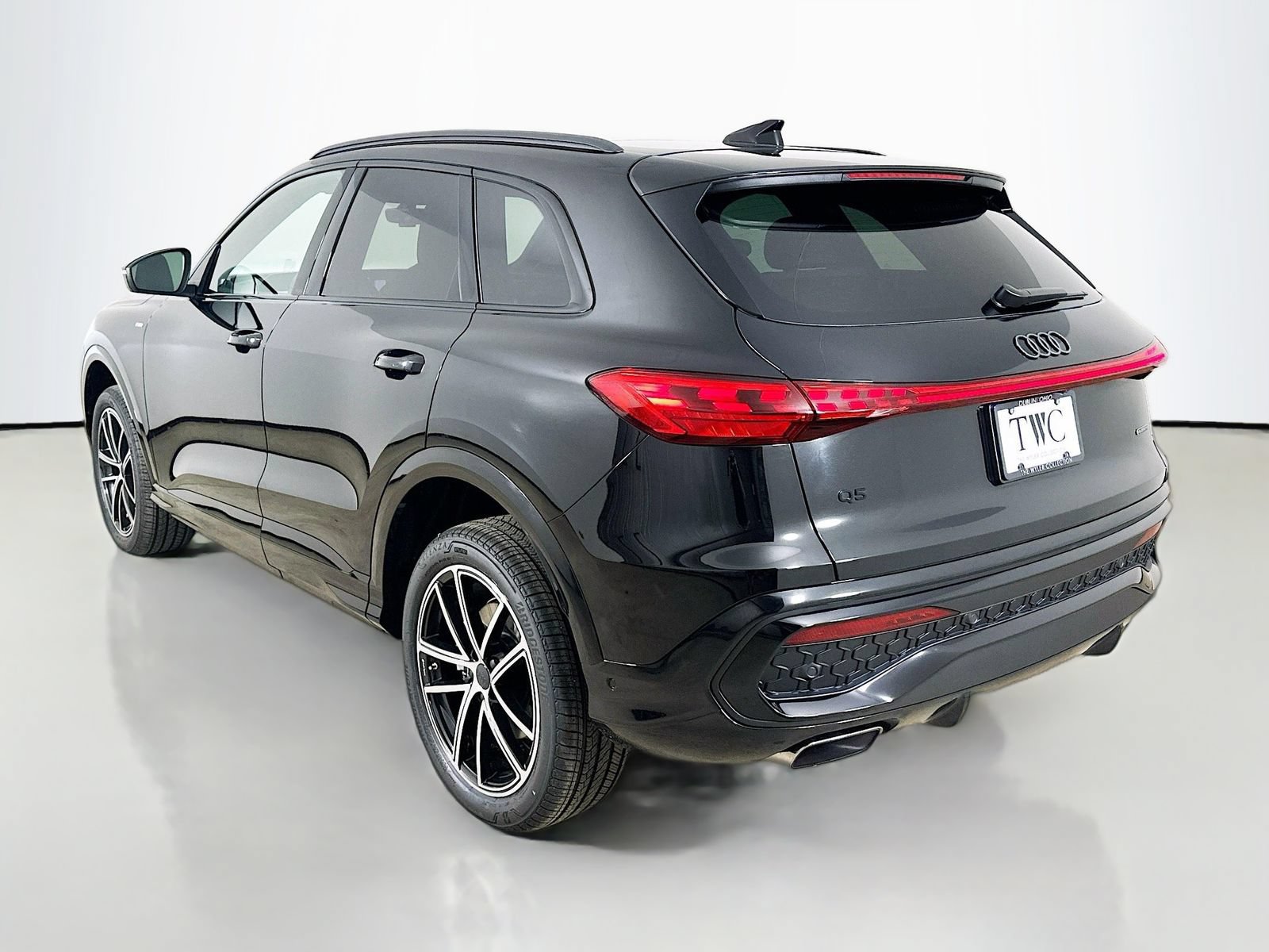 New 2026 Audi Q5 Premium AWD/4WD image 7