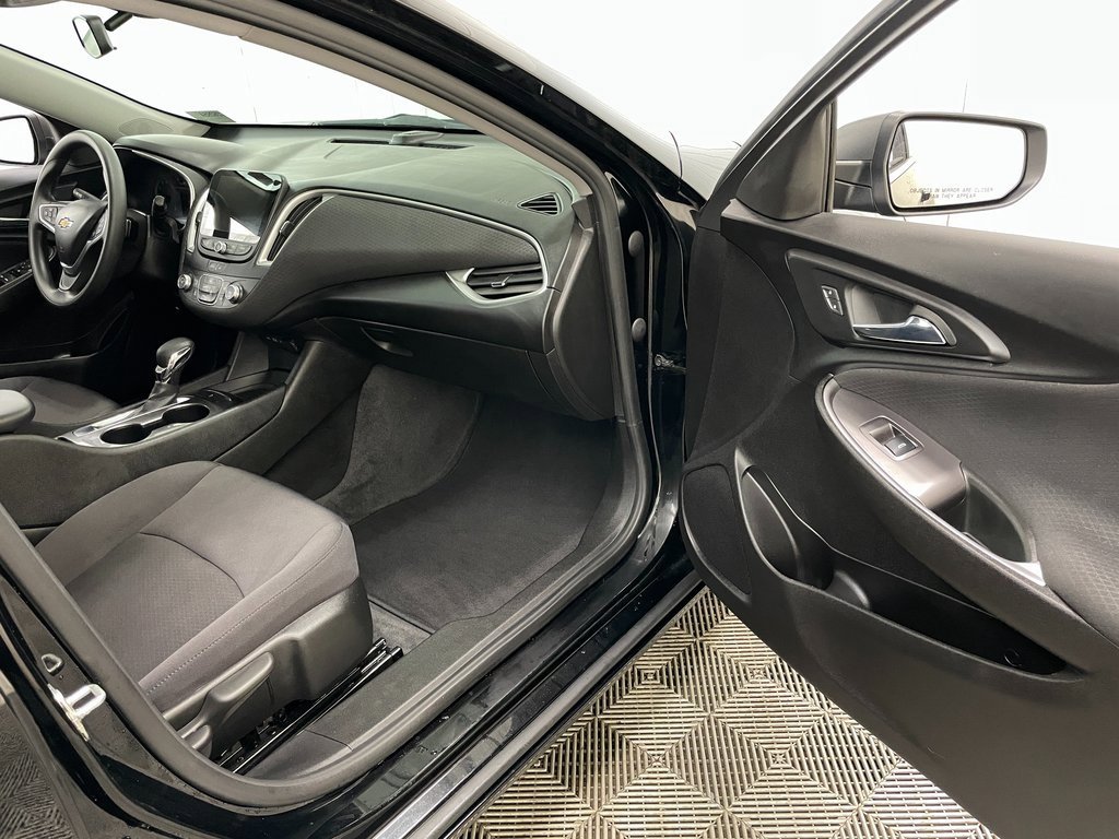 Certified 2022 Chevrolet Malibu LS image 29