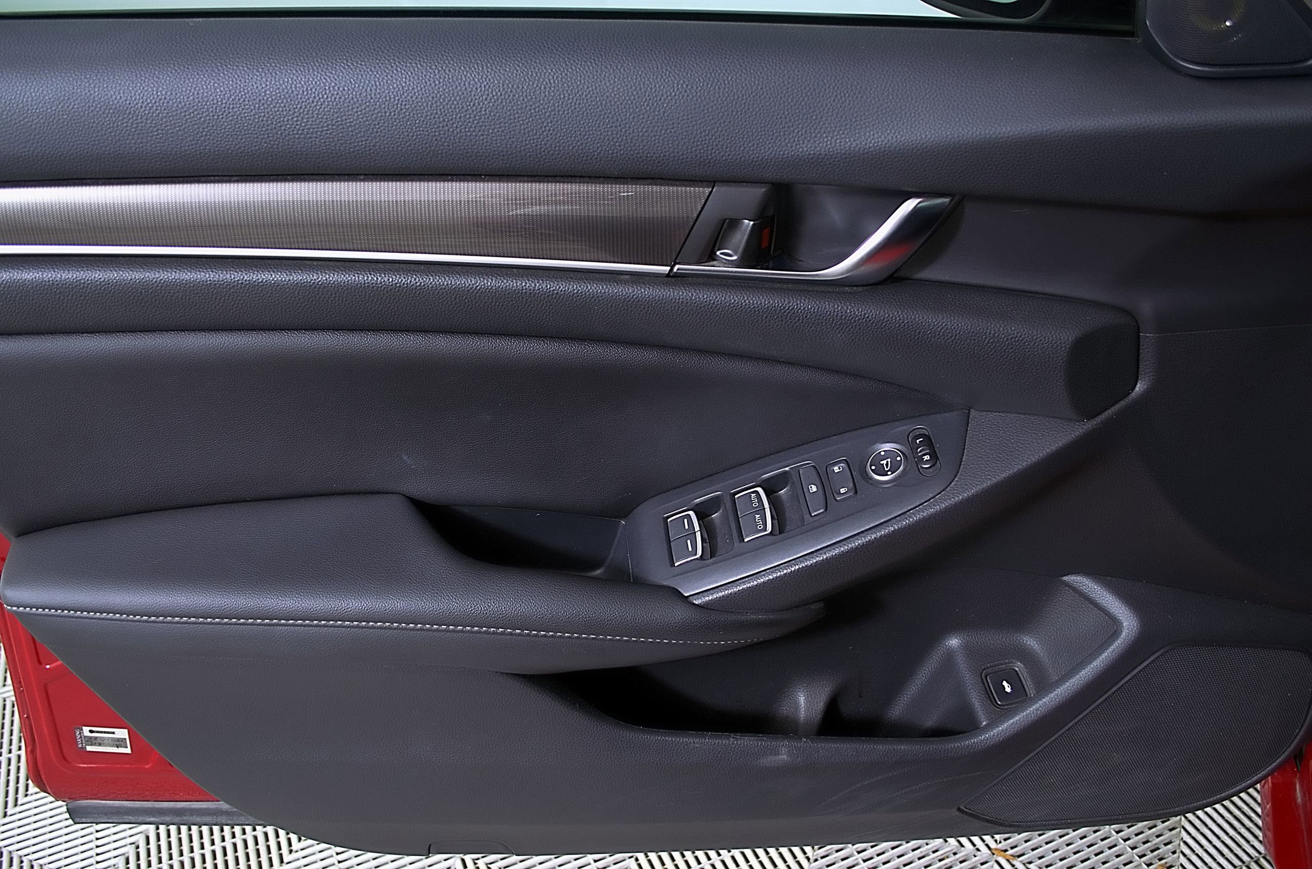 Used 2020 Honda Accord Sport image 14