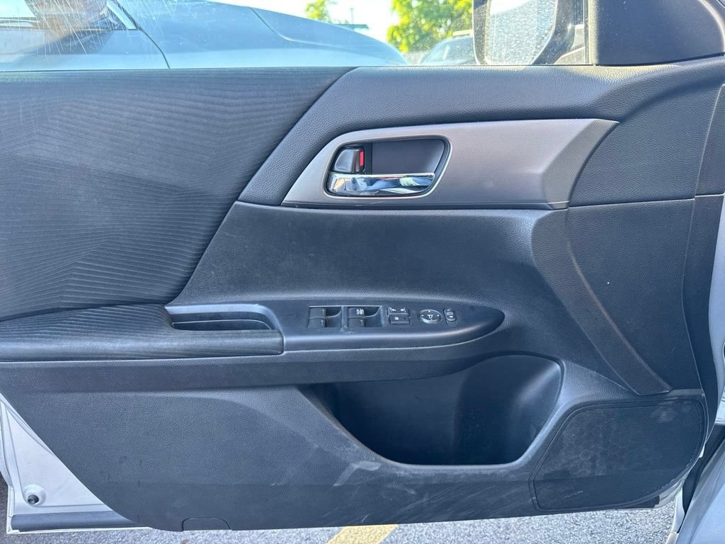 Used 2015 Honda Accord LX image 9