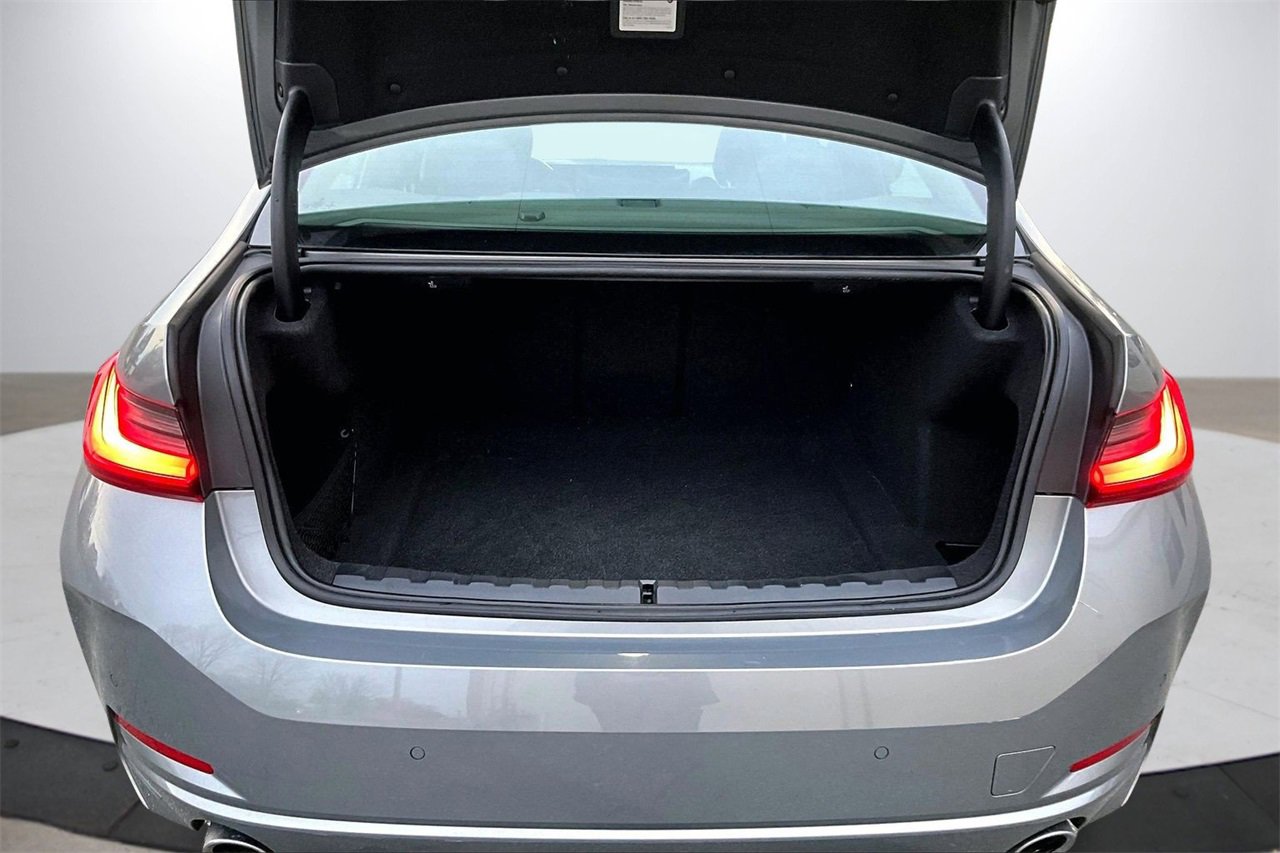 Used 2023 BMW 330i xDrive 330i xDrive w/ Driving Assistance Package image 26