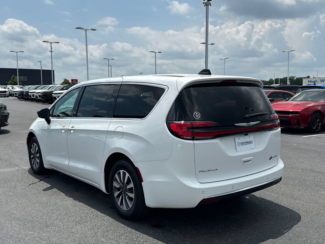 Used 2026 Chrysler Pacifica Select FWD image 5