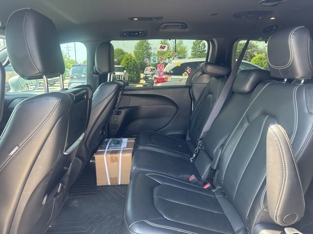 Used 2022 Chrysler Pacifica Touring-L FWD image 27