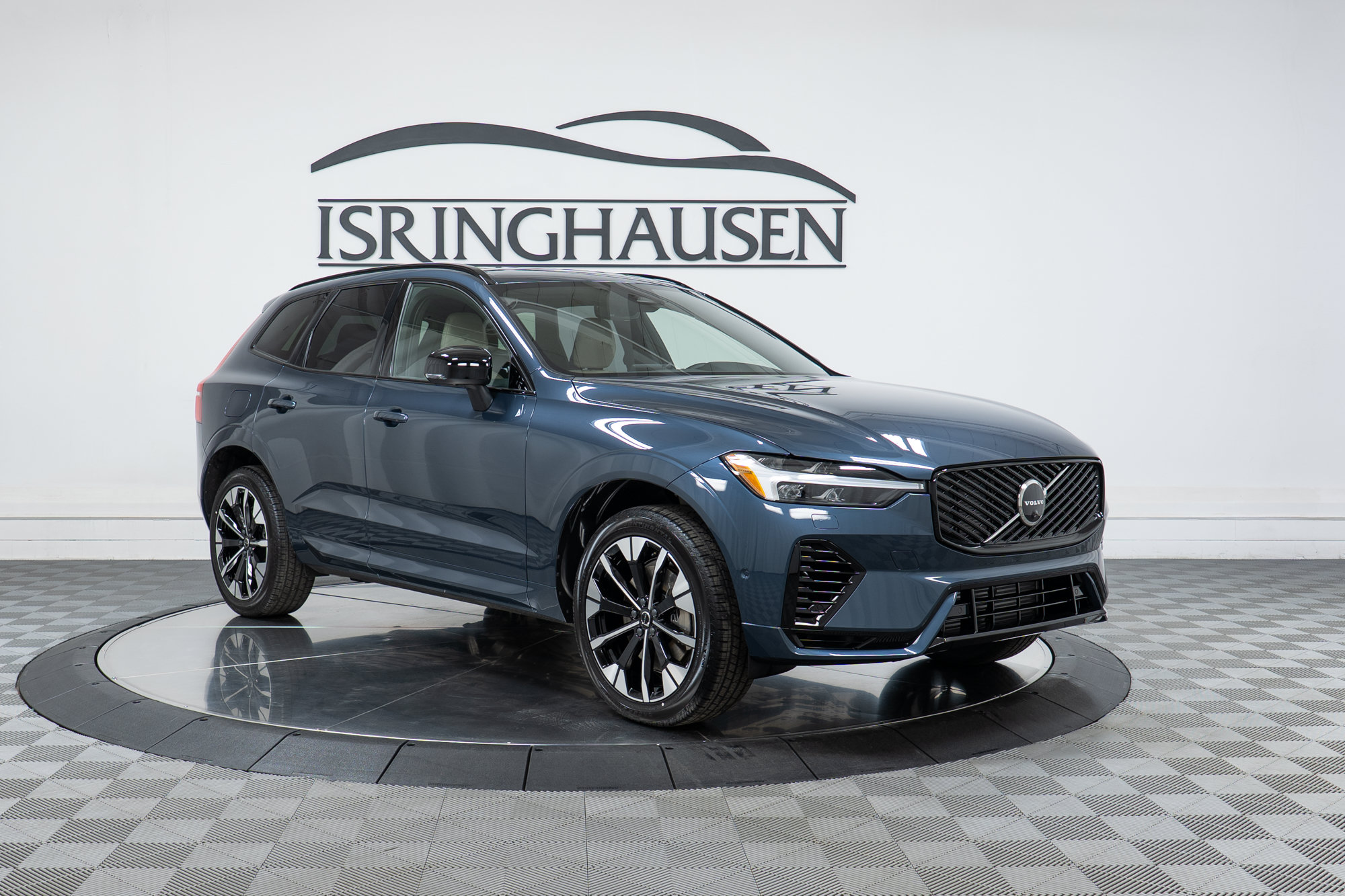 New 2026 Volvo XC60 T8 Plus w/ Climate Package AWD/4WD image 3