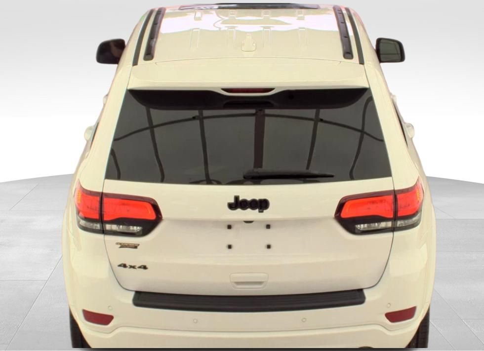 Used 2020 Jeep Grand Cherokee Altitude AWD/4WD image 9