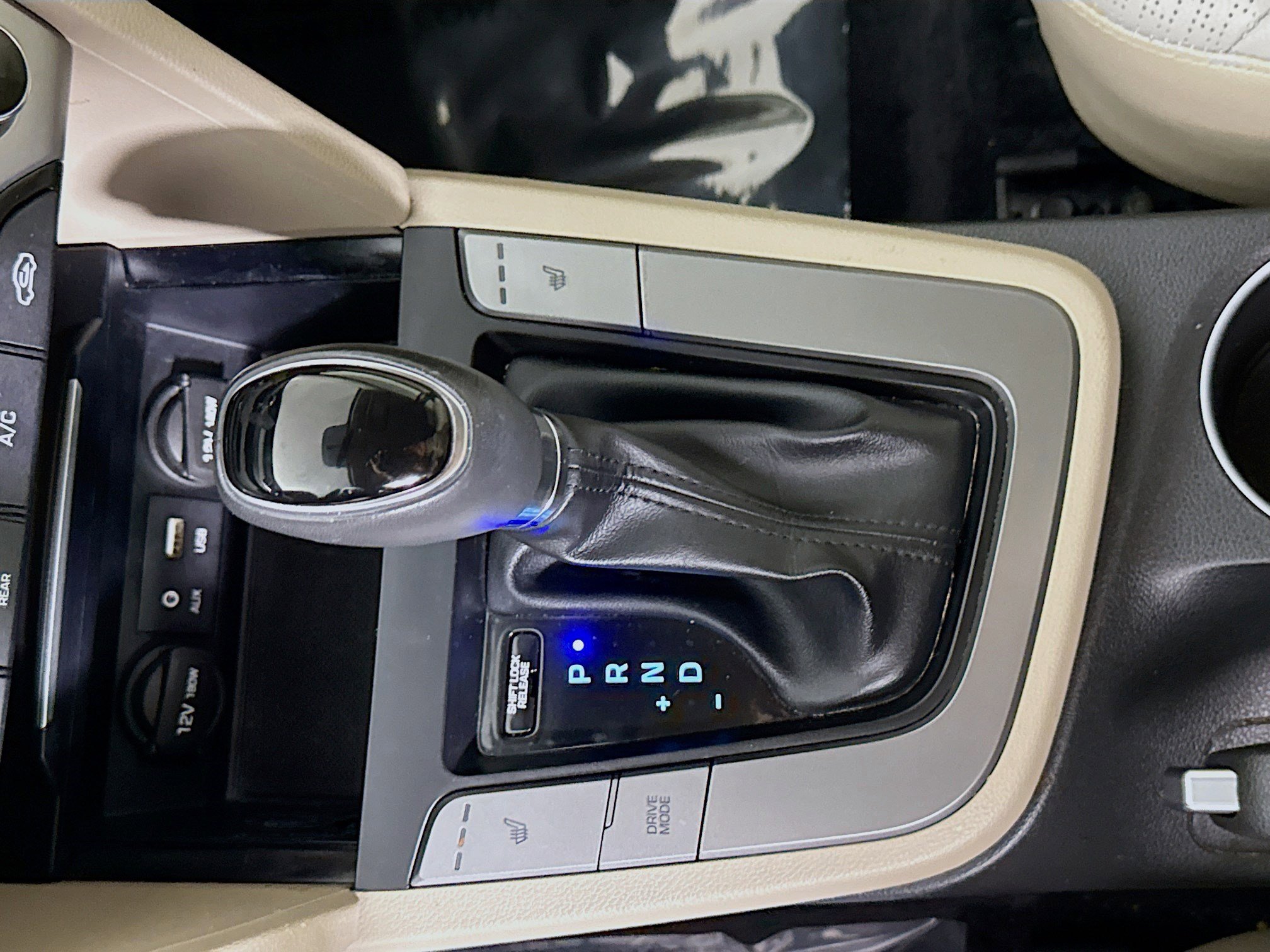 Used 2017 Hyundai Elantra Limited image 20