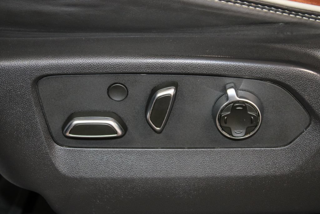 Used 2024 GMC Sierra 2500 Denali Ultimate AWD/4WD image 23