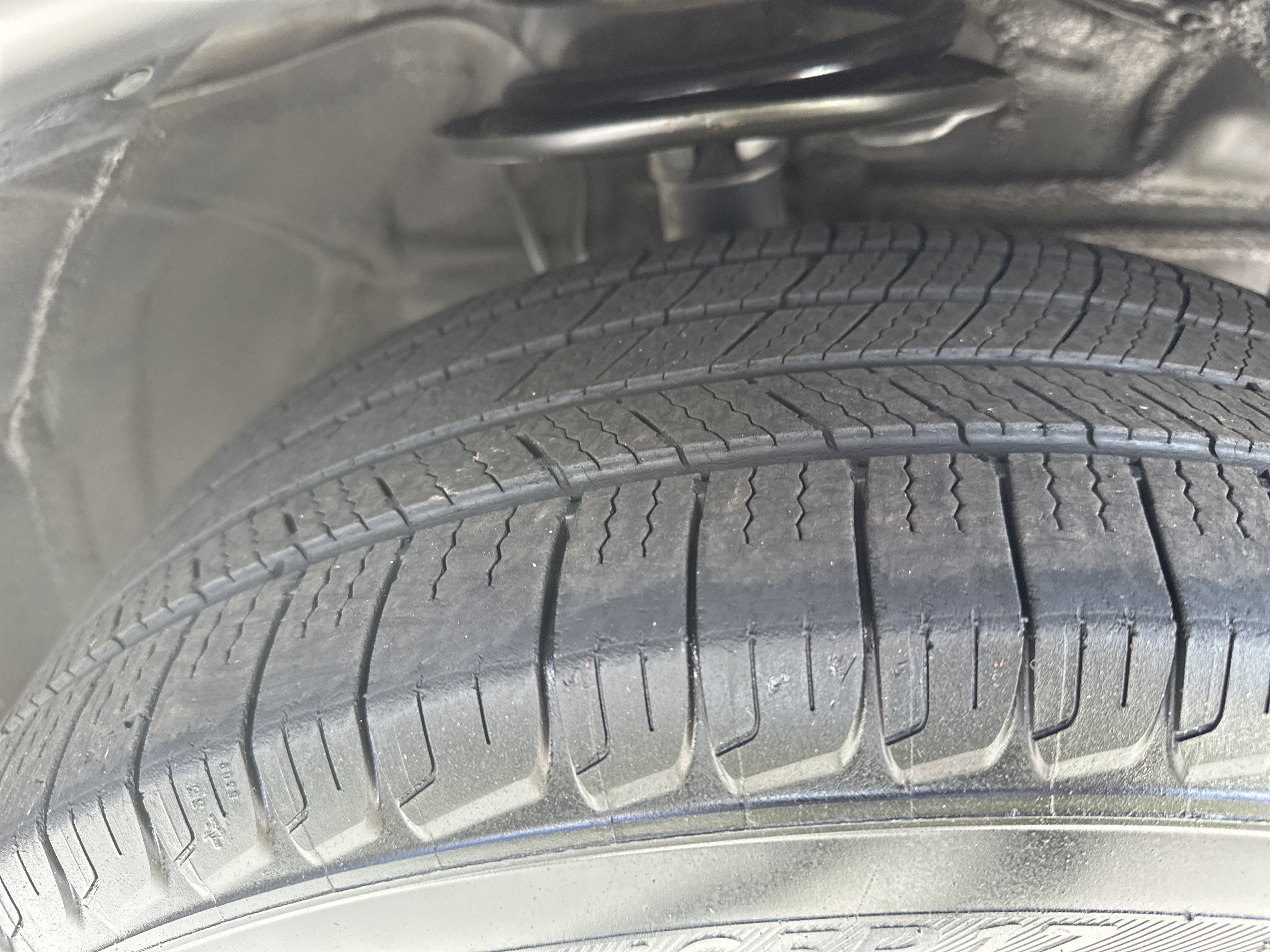 Used 2018 Toyota RAV4 LE image 12