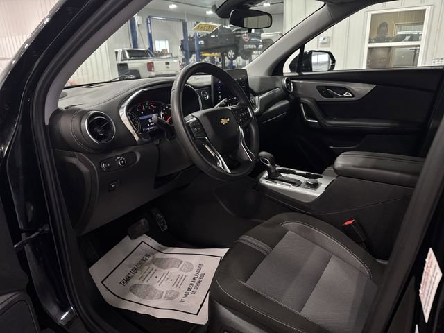 Used 2025 Chevrolet Blazer LT AWD/4WD image 9