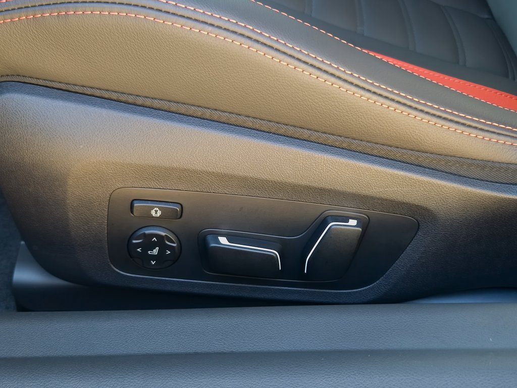 Used 2025 BMW M2 Base w/ Lighting Package image 10