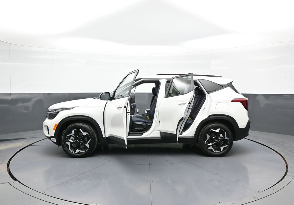 New 2025 Kia Seltos S image 42